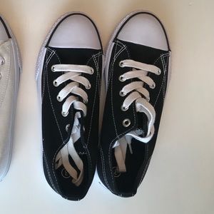 Black Airwalk Sneakers